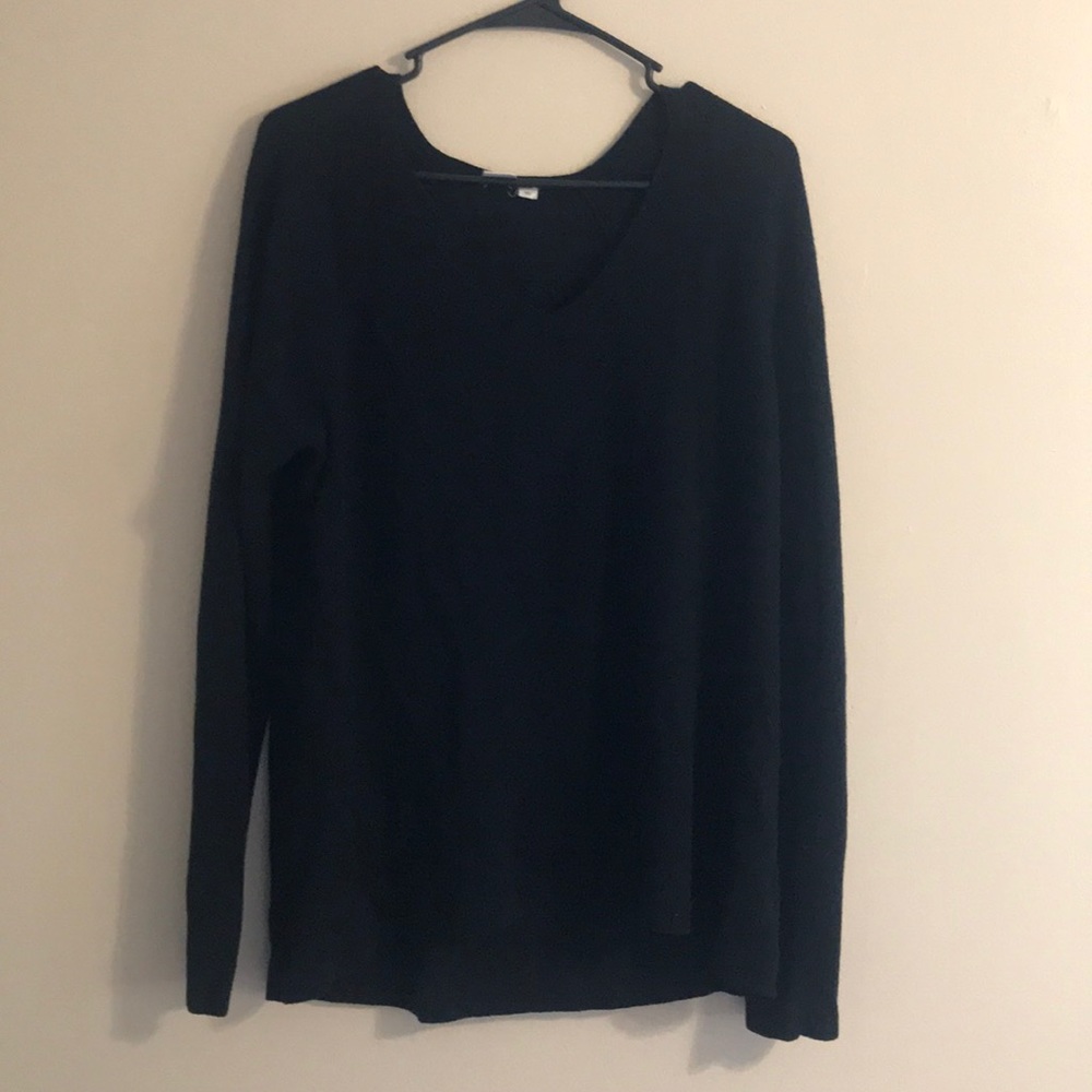 GAP V-Neck Sweater